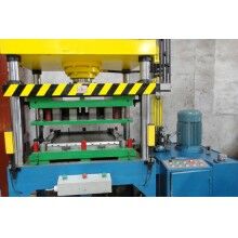 大臺(tái)面成型設(shè)備養(yǎng)護(hù)方法及成型工藝特點(diǎn)