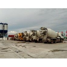 租賃混凝土灌車，攪拌運輸車